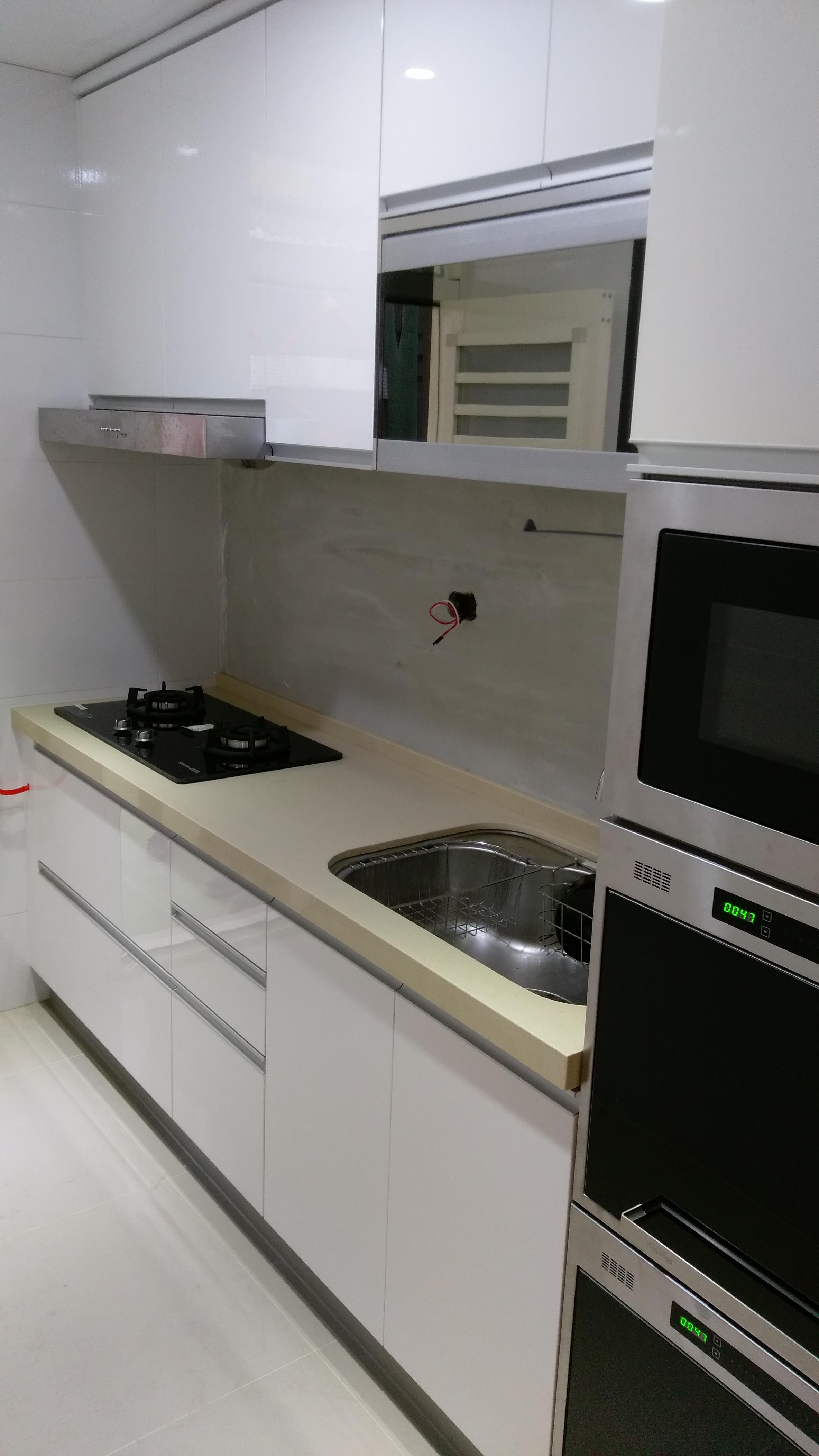 一字型廚具-淡黃色系統廚具櫃