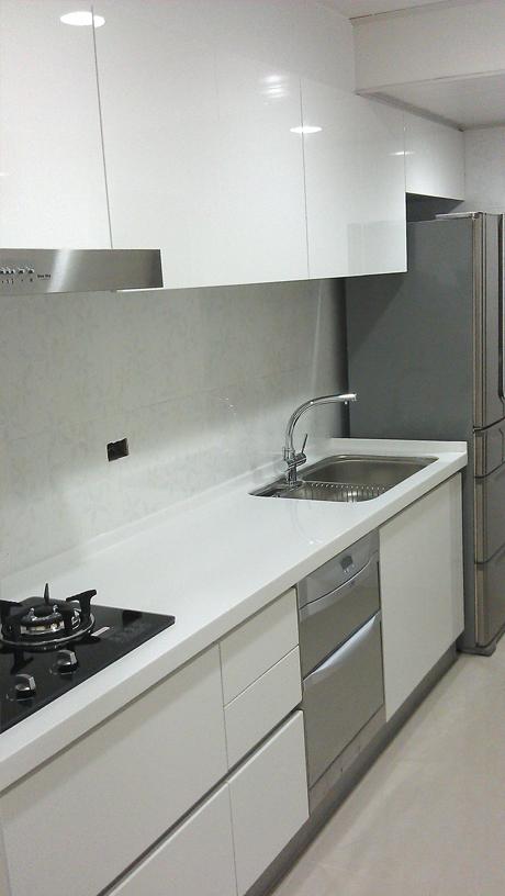 一字型廚具-白色嵌入式爐具系統廚具櫃